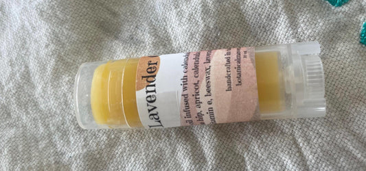 Lavender Lip Balm: Natural Calendula & Apricot Oil